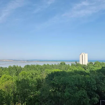 Sea View With Parking Apartment Burgas